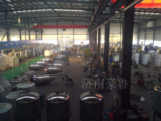 厂房内满满当当的精酿好博平台_好博（中国）一站式服务平台